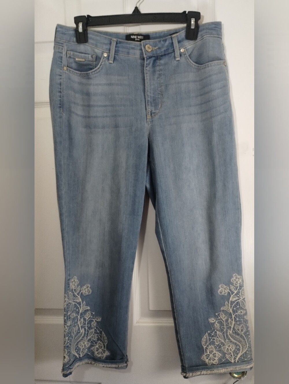 Nine West Light Blue Embroidered Hem Women's Capri Jeans
